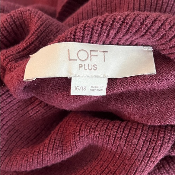 LOFT Plus Rich Burgundy Turtle Neck Sweater Dress - Size 16/18 - Picture 2 of 16